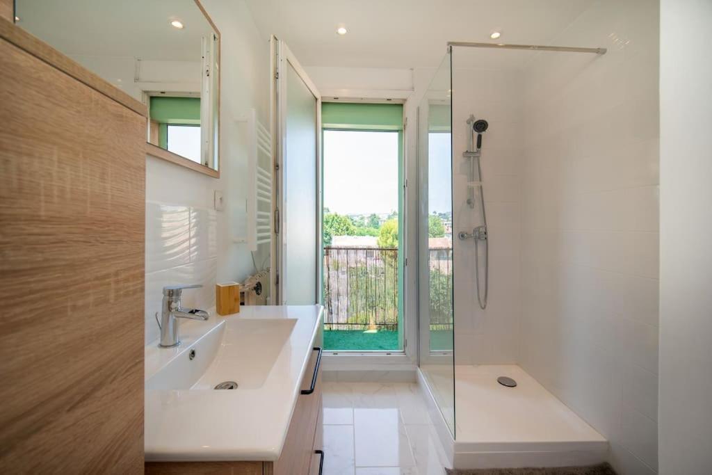 Fully Equipped Apartment With Parking 6 Beds Marseille Bagian luar foto