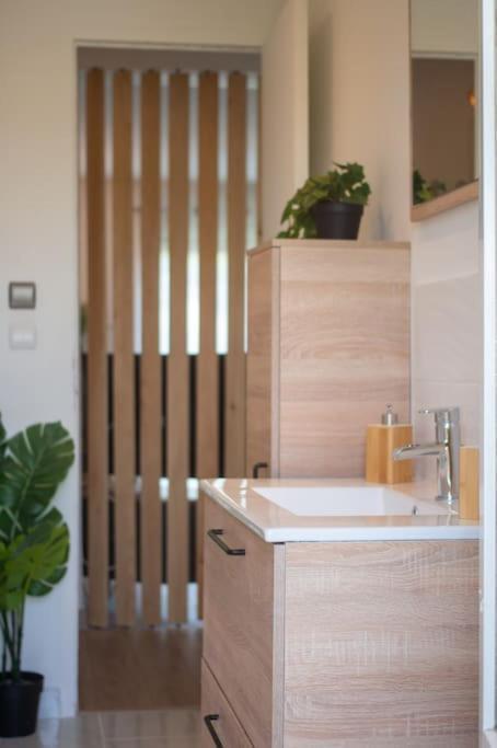 Fully Equipped Apartment With Parking 6 Beds Marseille Bagian luar foto