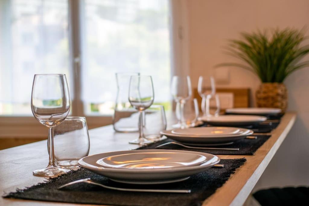 Fully Equipped Apartment With Parking 6 Beds Marseille Bagian luar foto